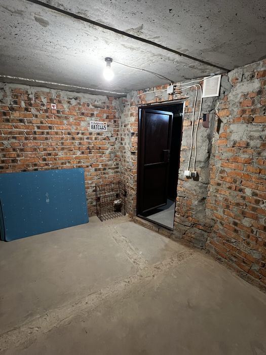 Оренда 8,6 м приміщення