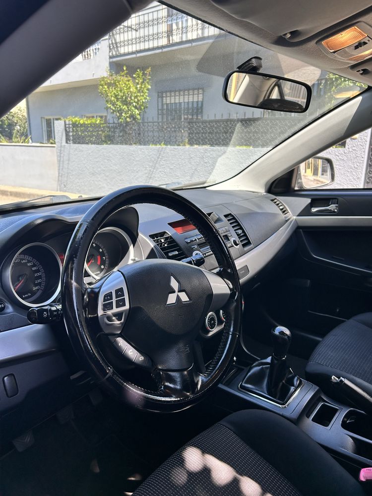 Mitsubishi Lancer 1.5i invite