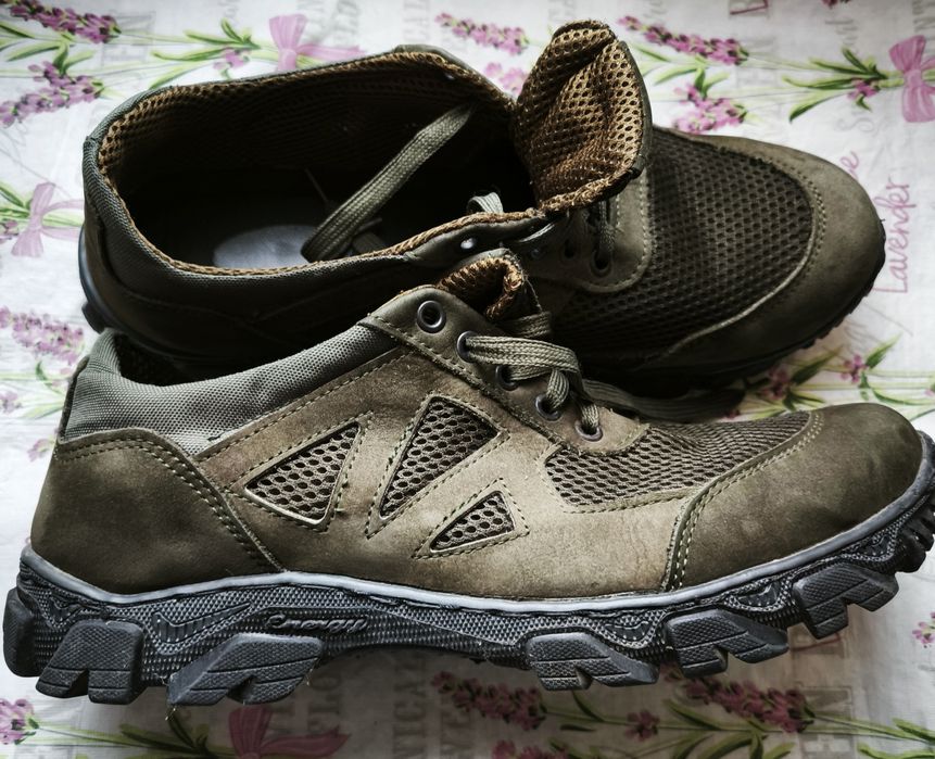 Тактические кроссовки