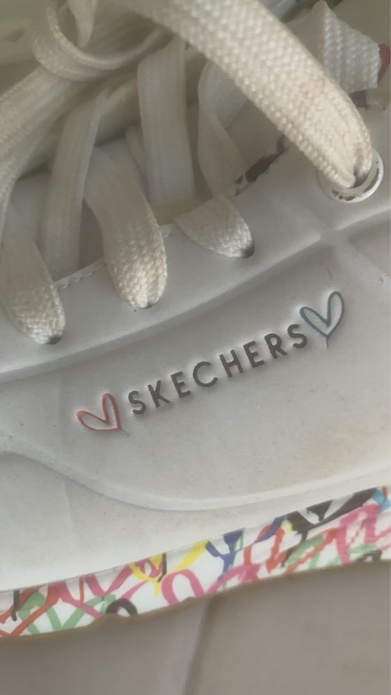 Tenis skecheres tamanho 35