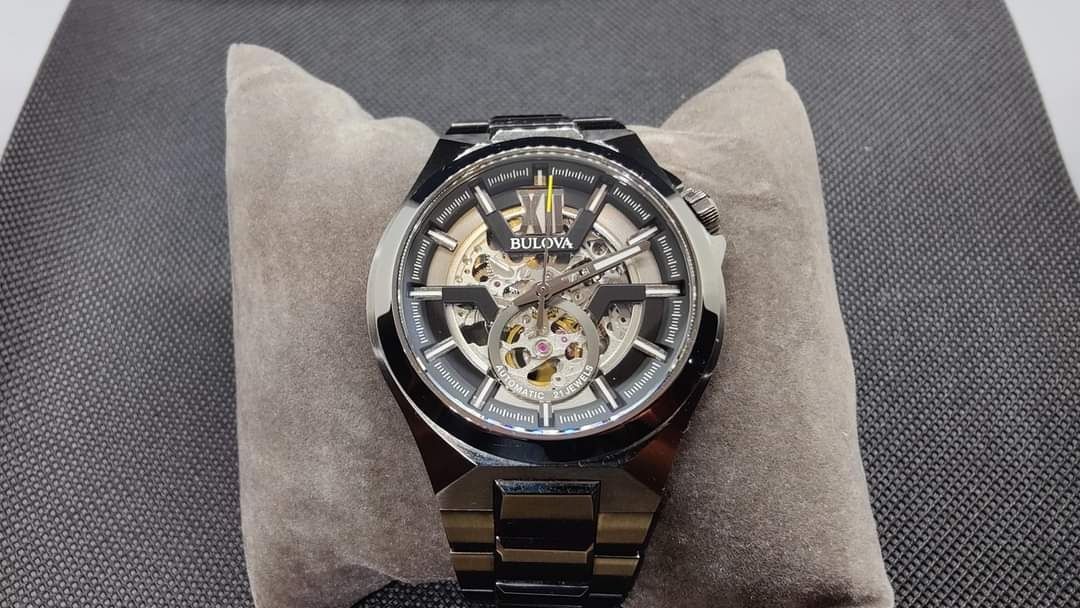 Piękny zegarek gunmetal Bulova 98A179