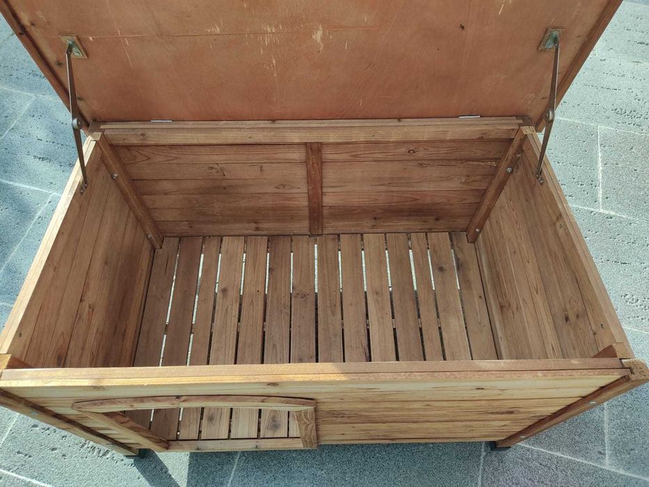 Casota de cão, em madeira