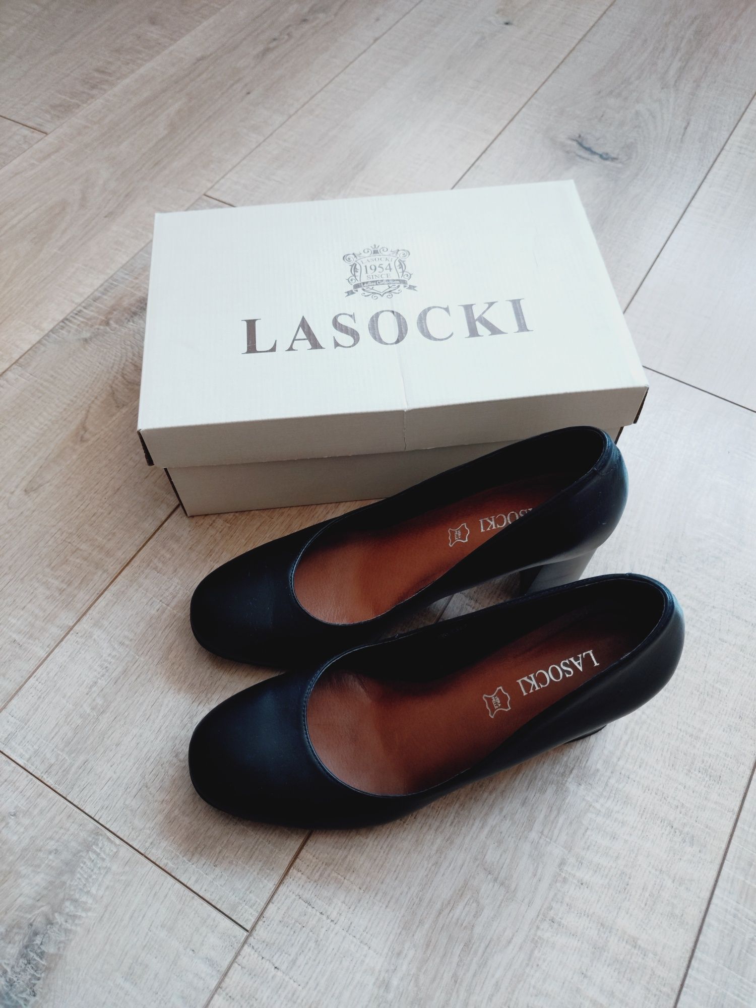 Buty na obcasie damskie Lasocki czółenka rozmiar 40