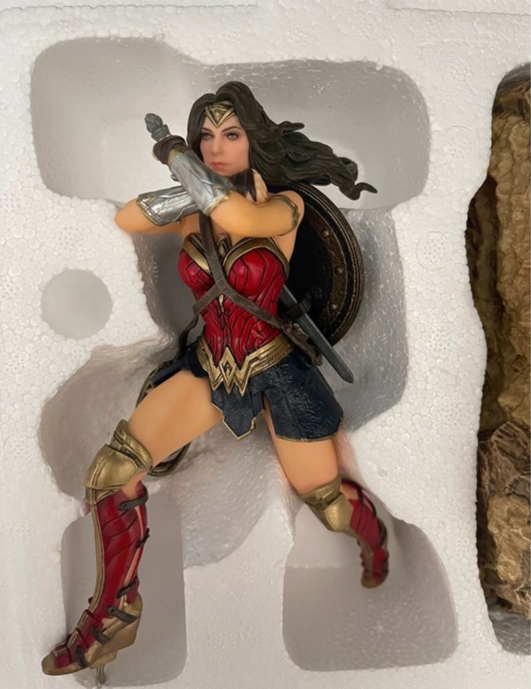 Wonder Woman Iron Studios
