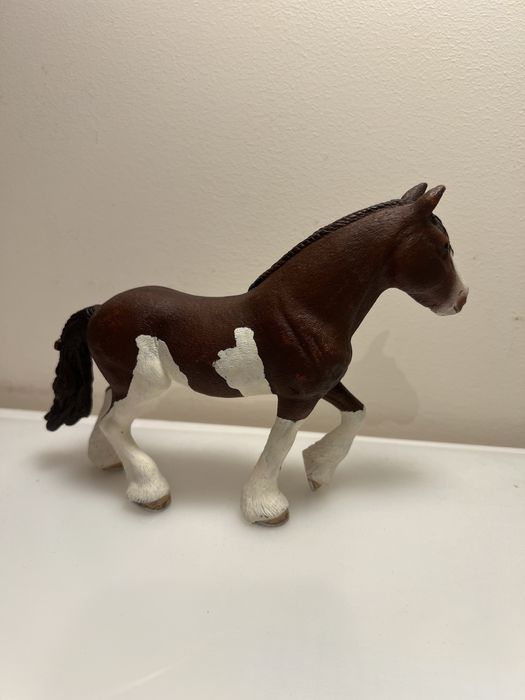Figurka konia Schleich.