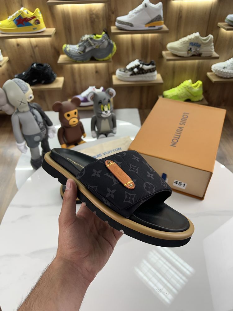 Тапочки сланці LOUIS VUITTON Lv Monogram logo Black
