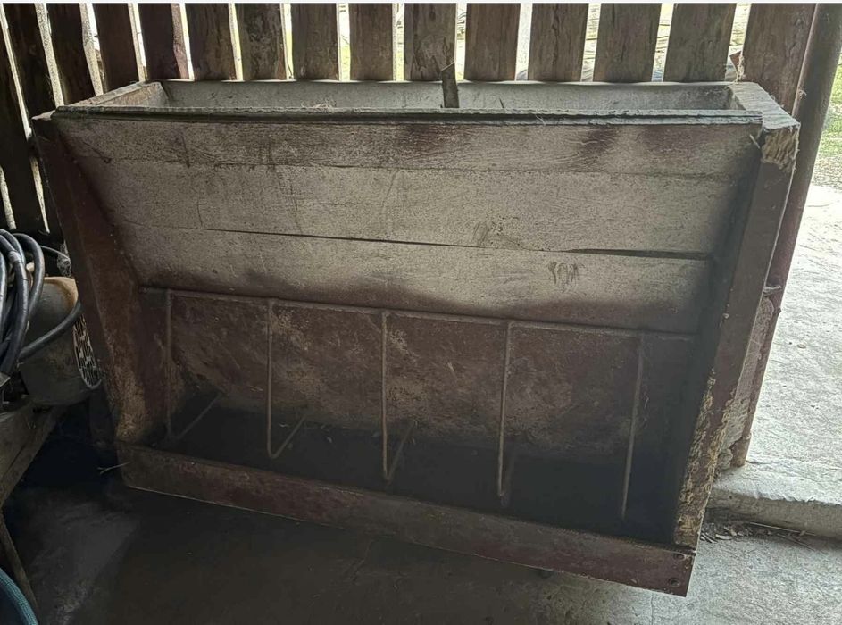 Sprzedam dwa duże paśniki