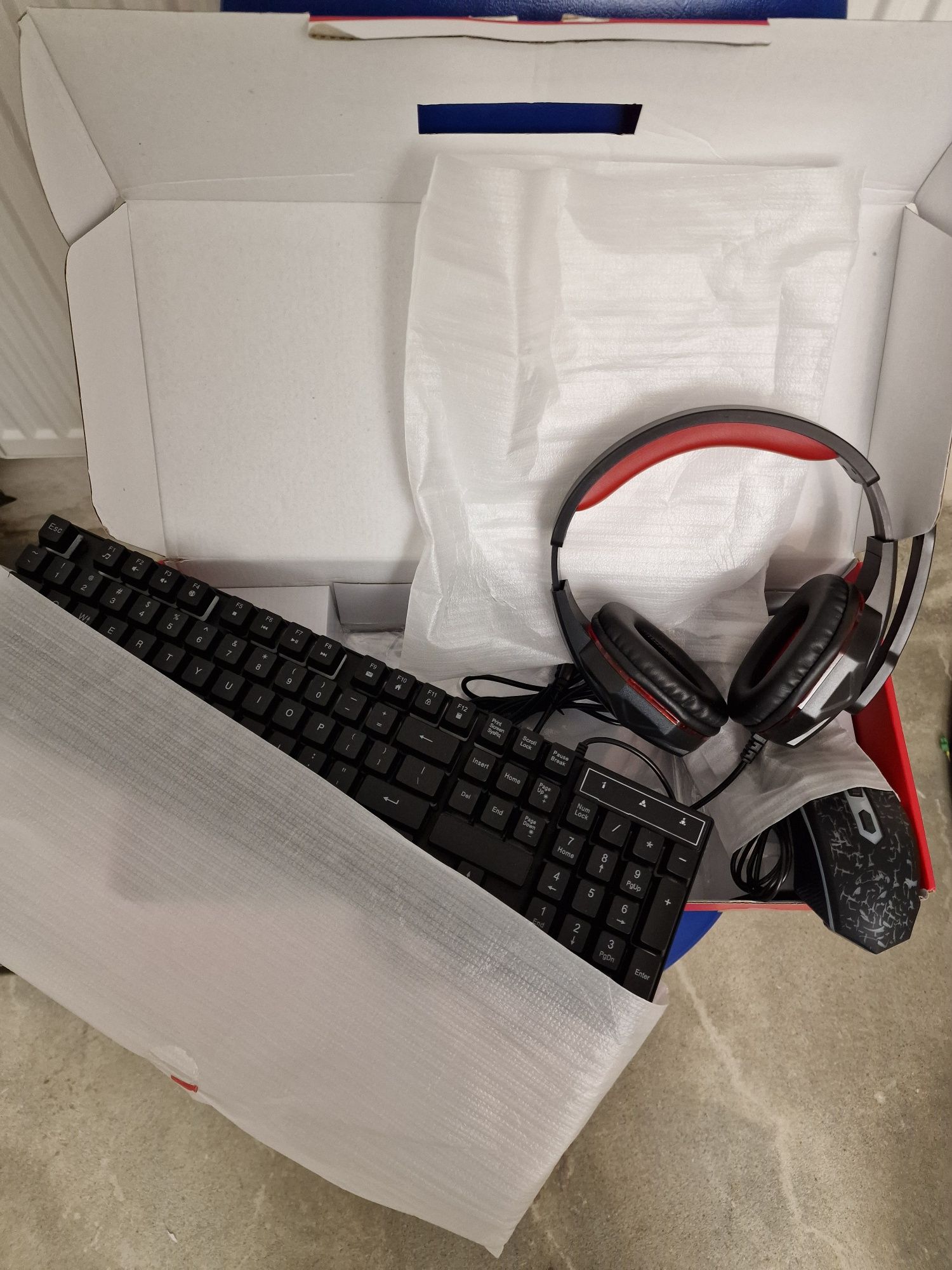 Gaming set słuchawki z mikrofonem + myszka + klawiatura