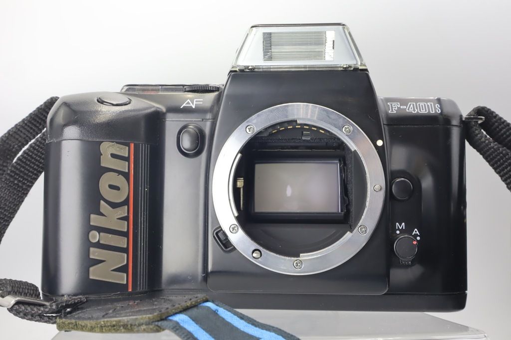 Nikon F401s lustrzanka analogowa