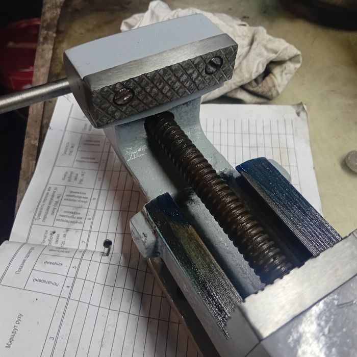 Тиски  ссср      советских времен.