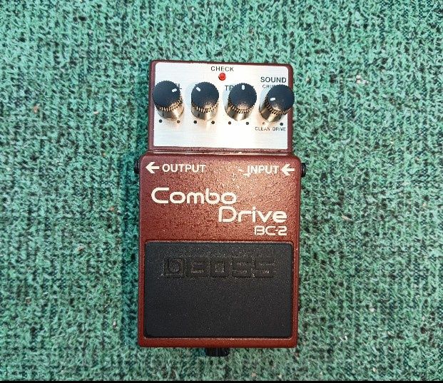 Pedal simulador de amplificador BOSS BC-2 Combo Drive, como novo