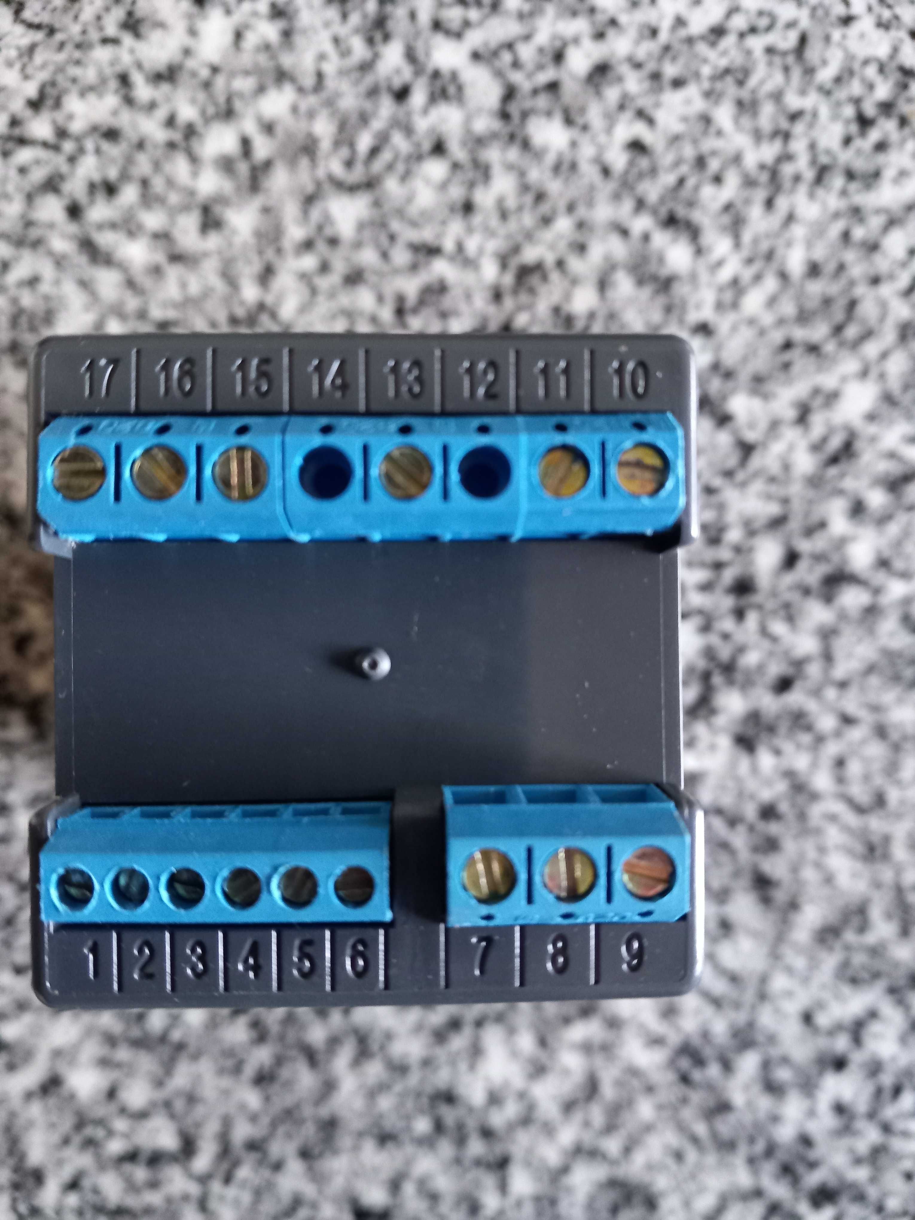 Contador multifunción - Display LCD de 6 dígitos - 230 V AC