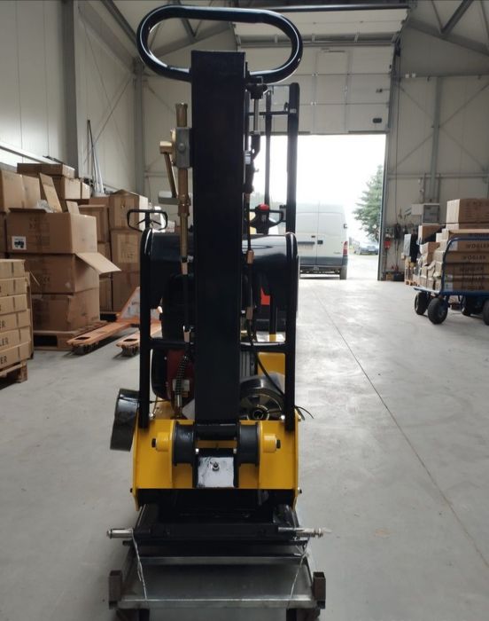 Zagęszczarka płytowa 200kg! z rewersem  C330 Briggs&Stratton 1450XR 20