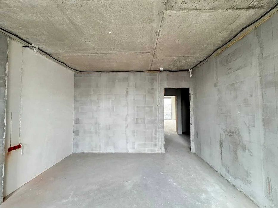 Простора трикімнатна в ЖК "Шоколад" !