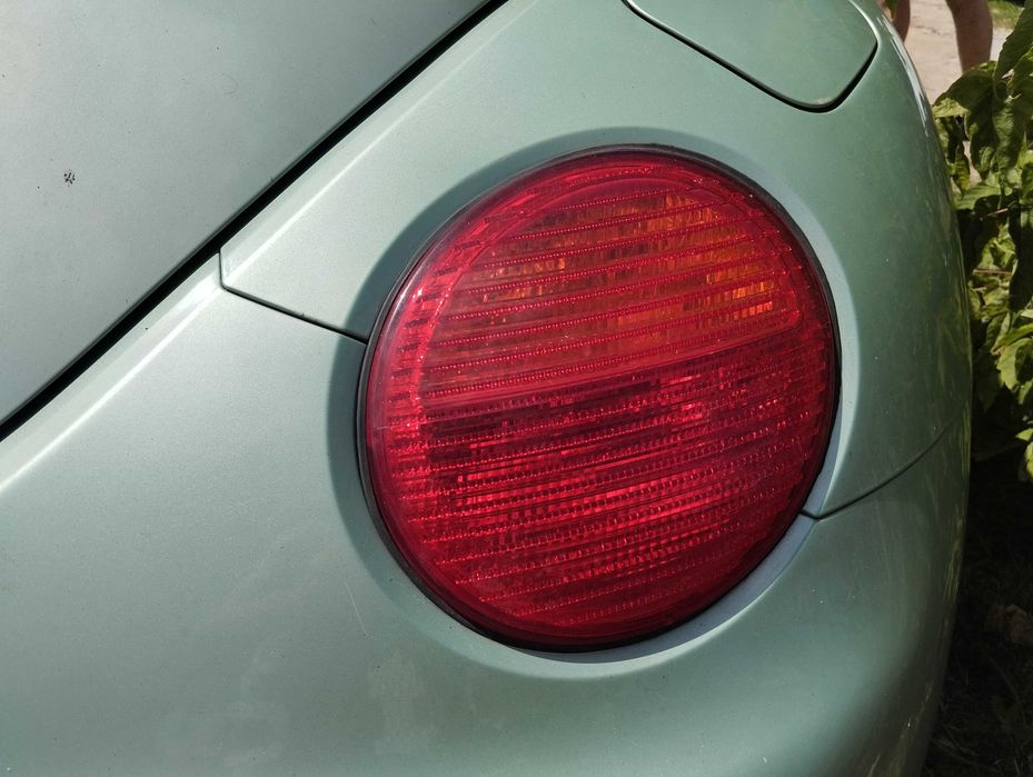 Volkswagen New Beetle 1.9TDI 2000r.Lampa tylna prawa.
