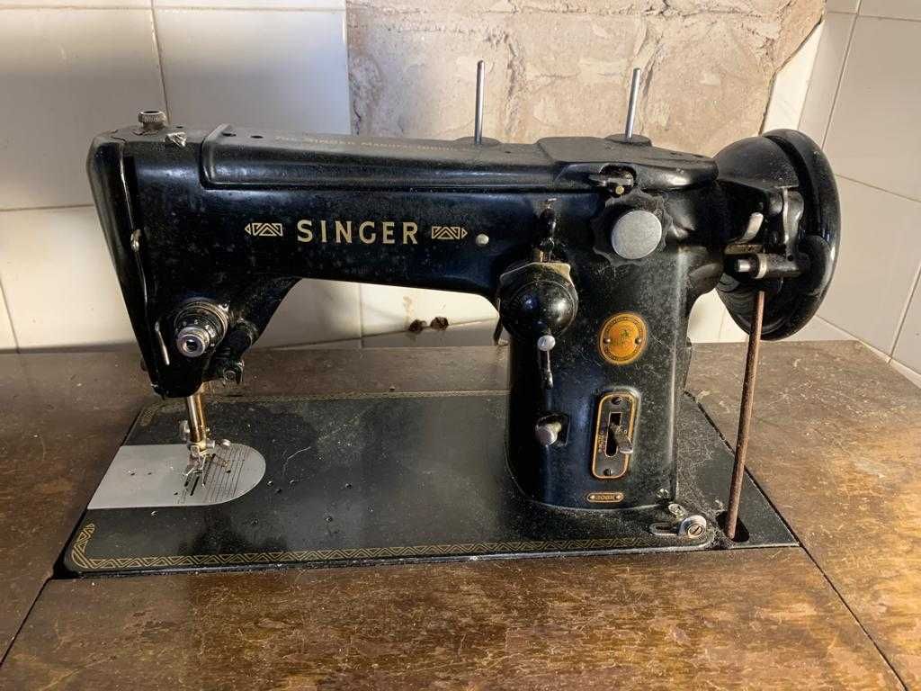 Maquina de costura Singer antiga