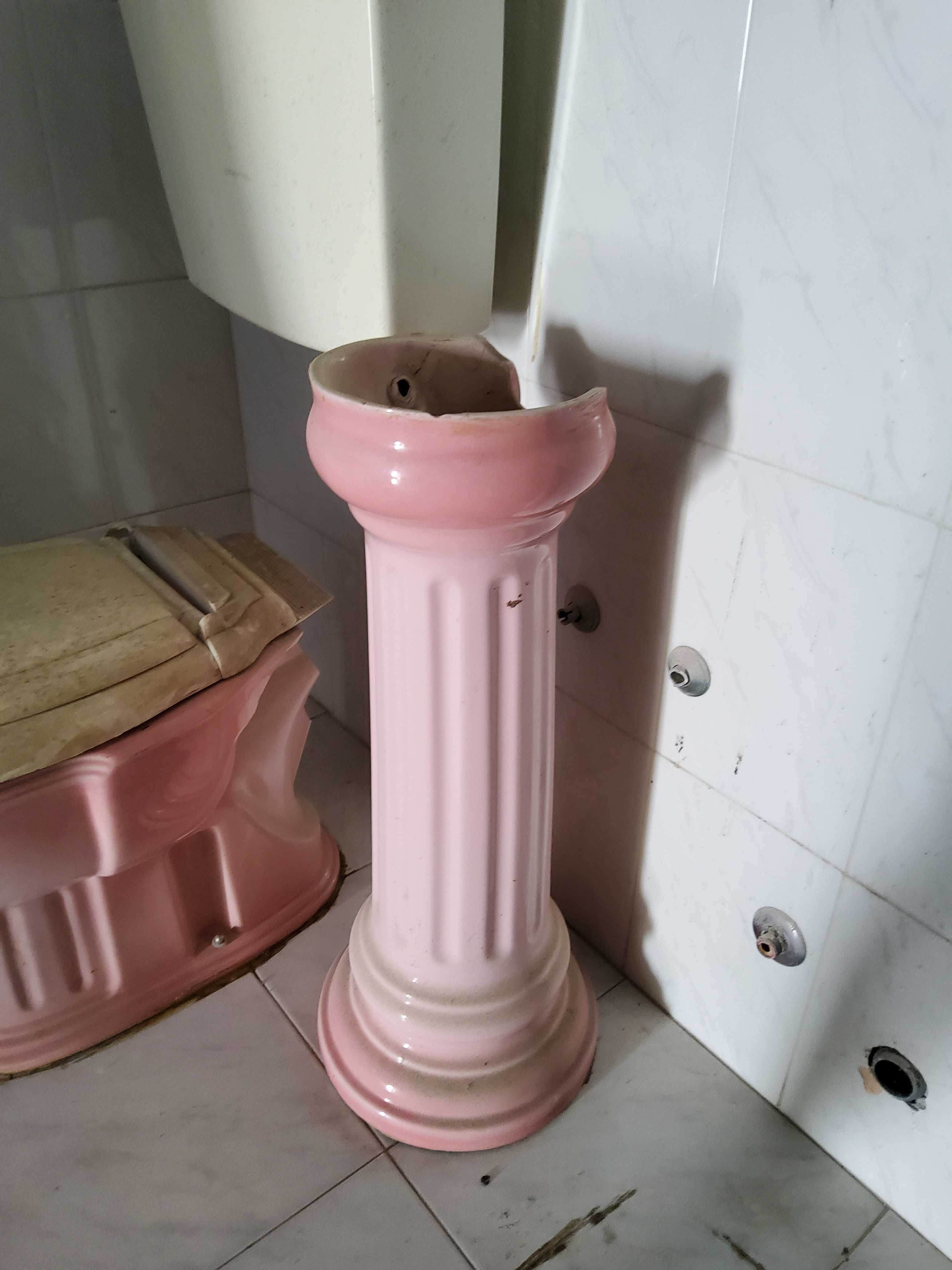 Banheira+Loiças rosa WC Valadares completo exceto pia de lavatório