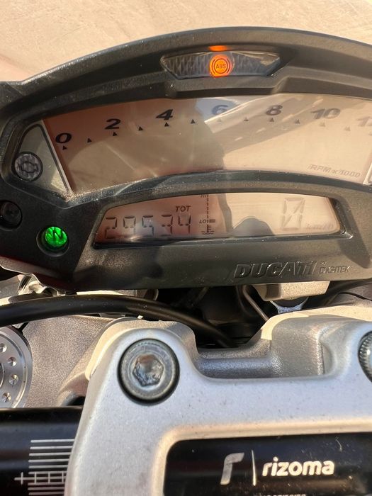 Ducati Monster 696