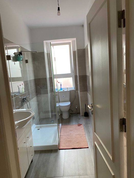 Arrenda-se Quarto (12 m2) - perto IST - com vista para Tejo
