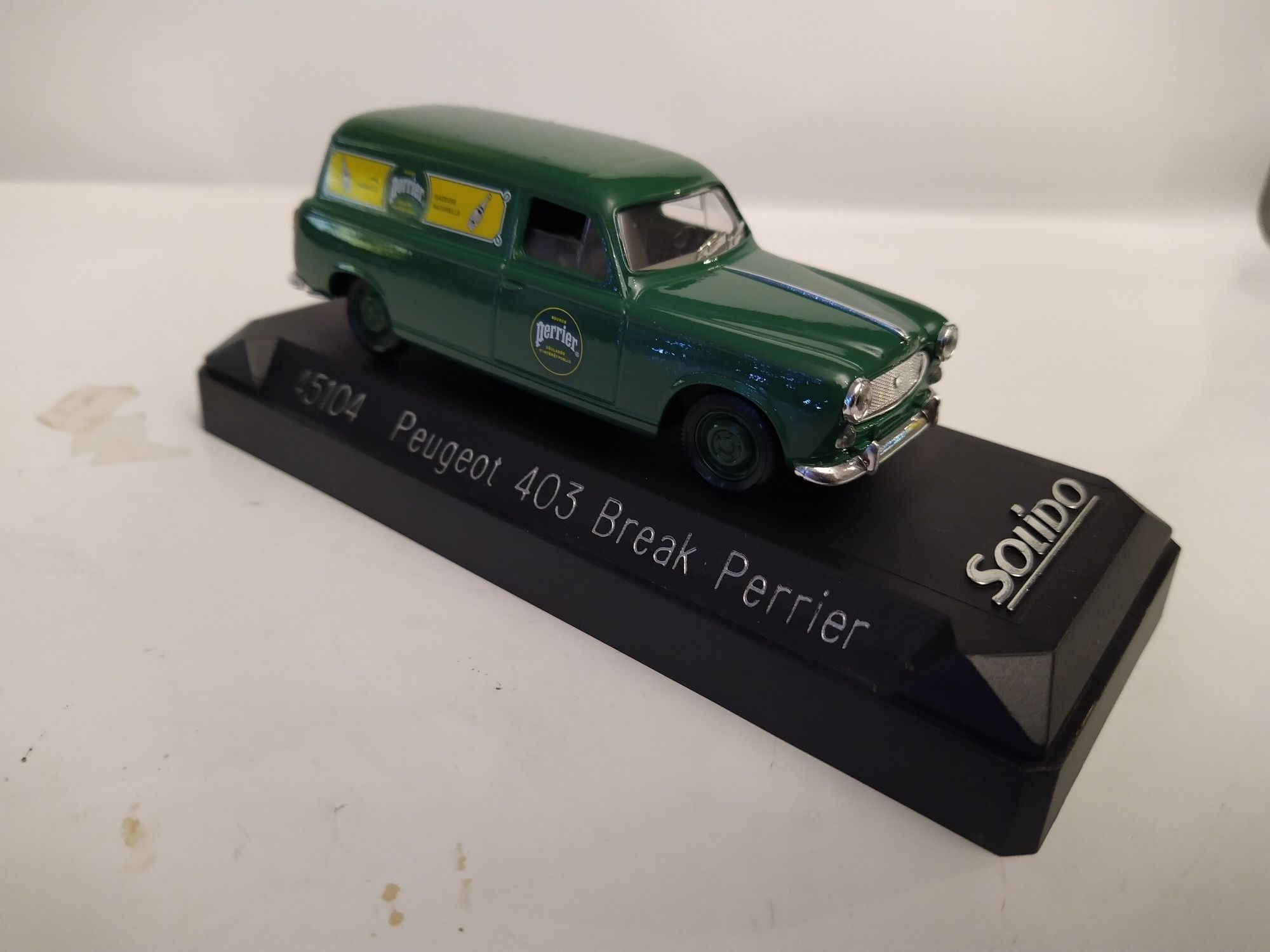 Peugeot 403 Break Perrier Solido Skala 1:43