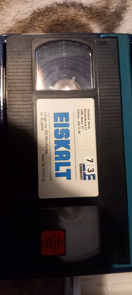 Trzy oryginalne filmy VHS.