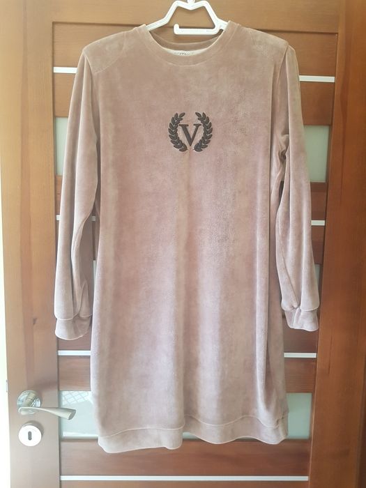 Sportowa sukienka Versatino