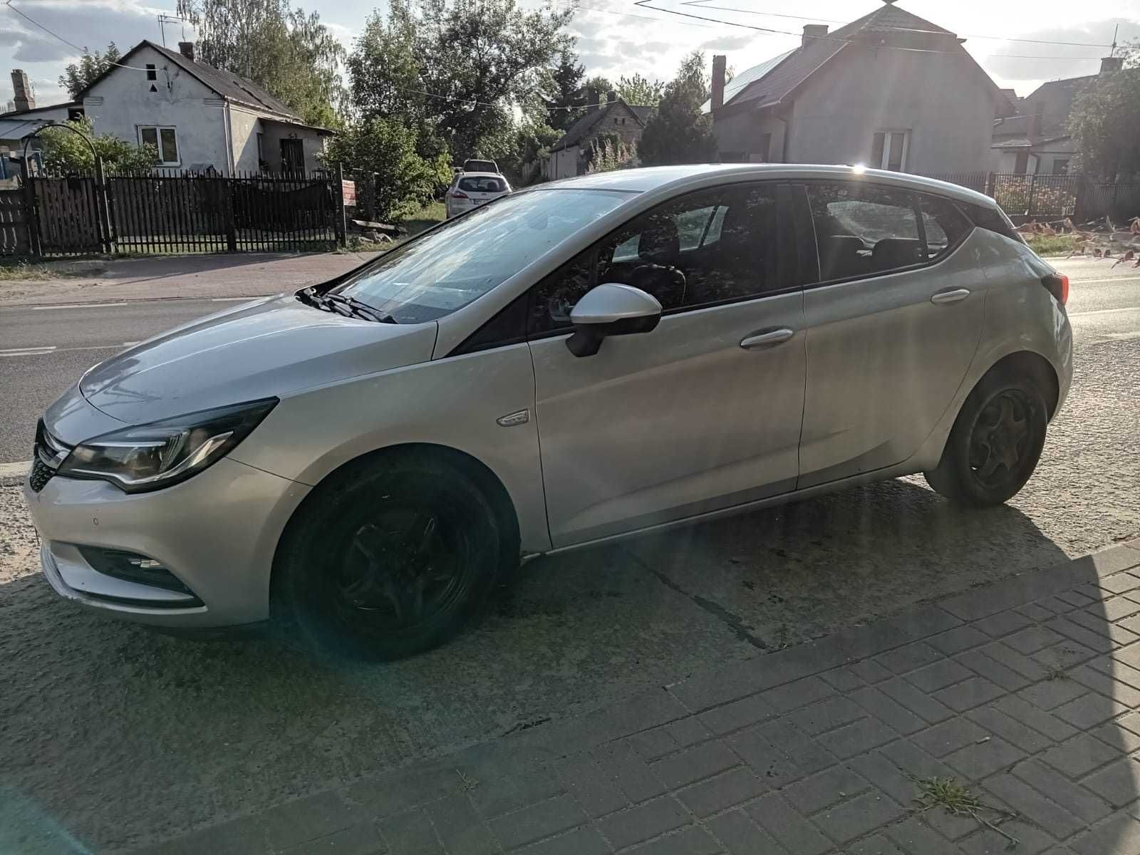 Opel Astra 1.6D 2019 r. Automat