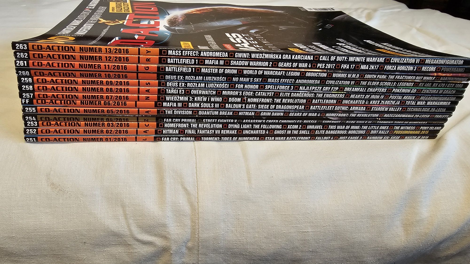 Sprzedam cały rocznik Cd-action z 2016  roku . 13 numerów .