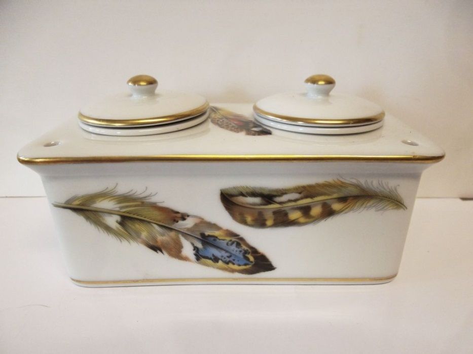 lindo tinteiro em porcelana VISTA ALEGRE com decoração penas