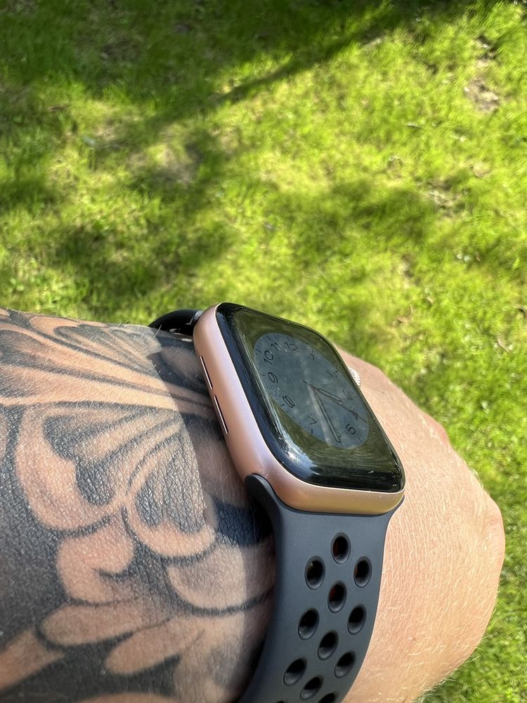 Apple Watch 6 40mm złoty