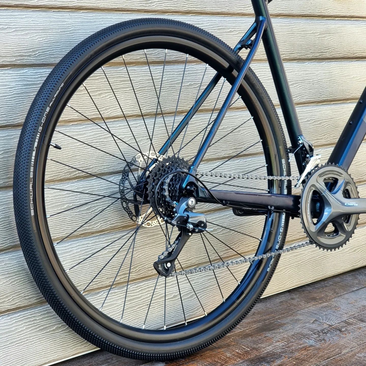 28 CUBE NUROAD DISC 2023 Gravel Shimano Claris. Вилка CARBON. Disc