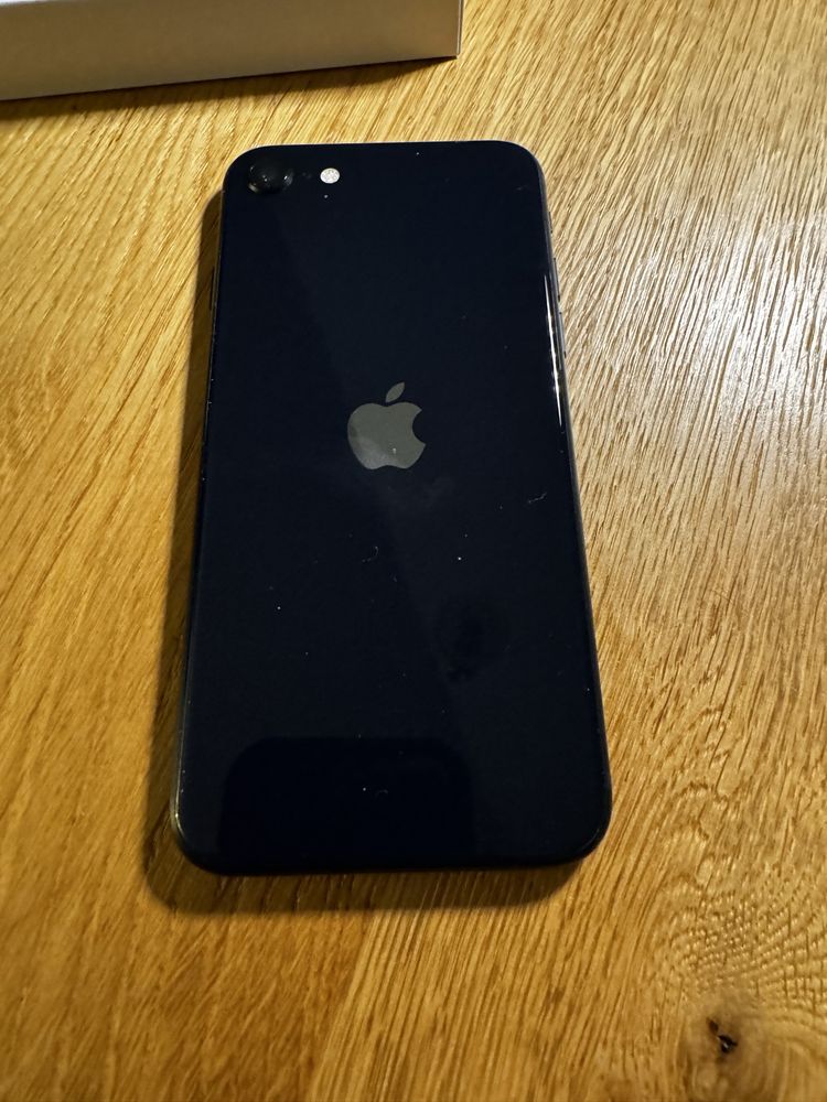 iPhone SE 64GB czarny