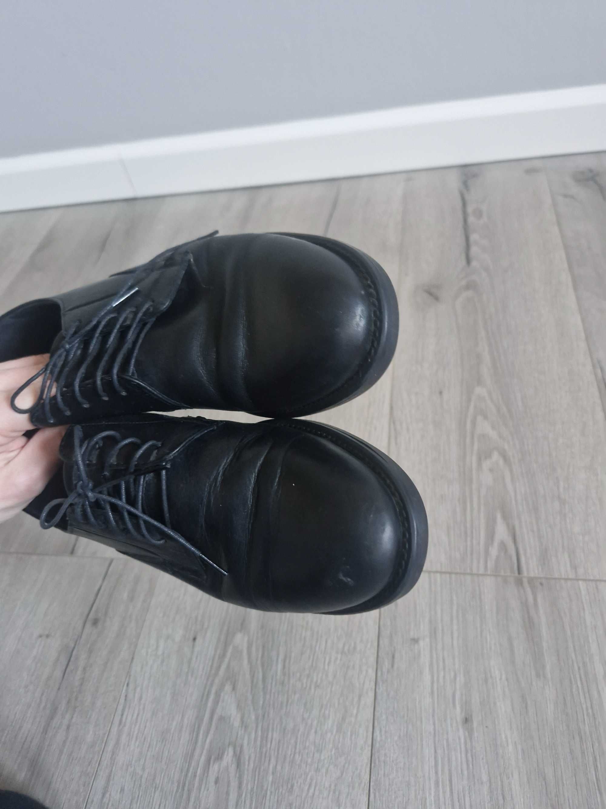 Eleganckie buty dla chłopca