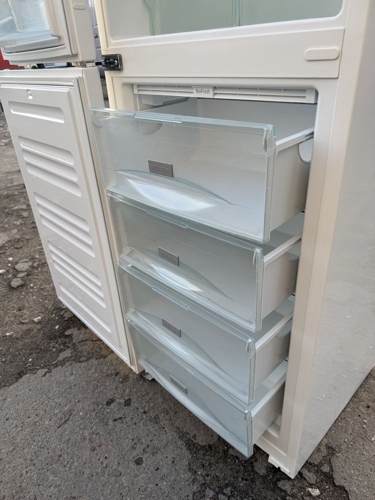 Комбінований дво камерний холодильник Miele 2м