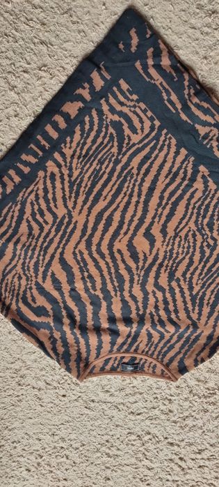 Красивая накидка пончо NEXT