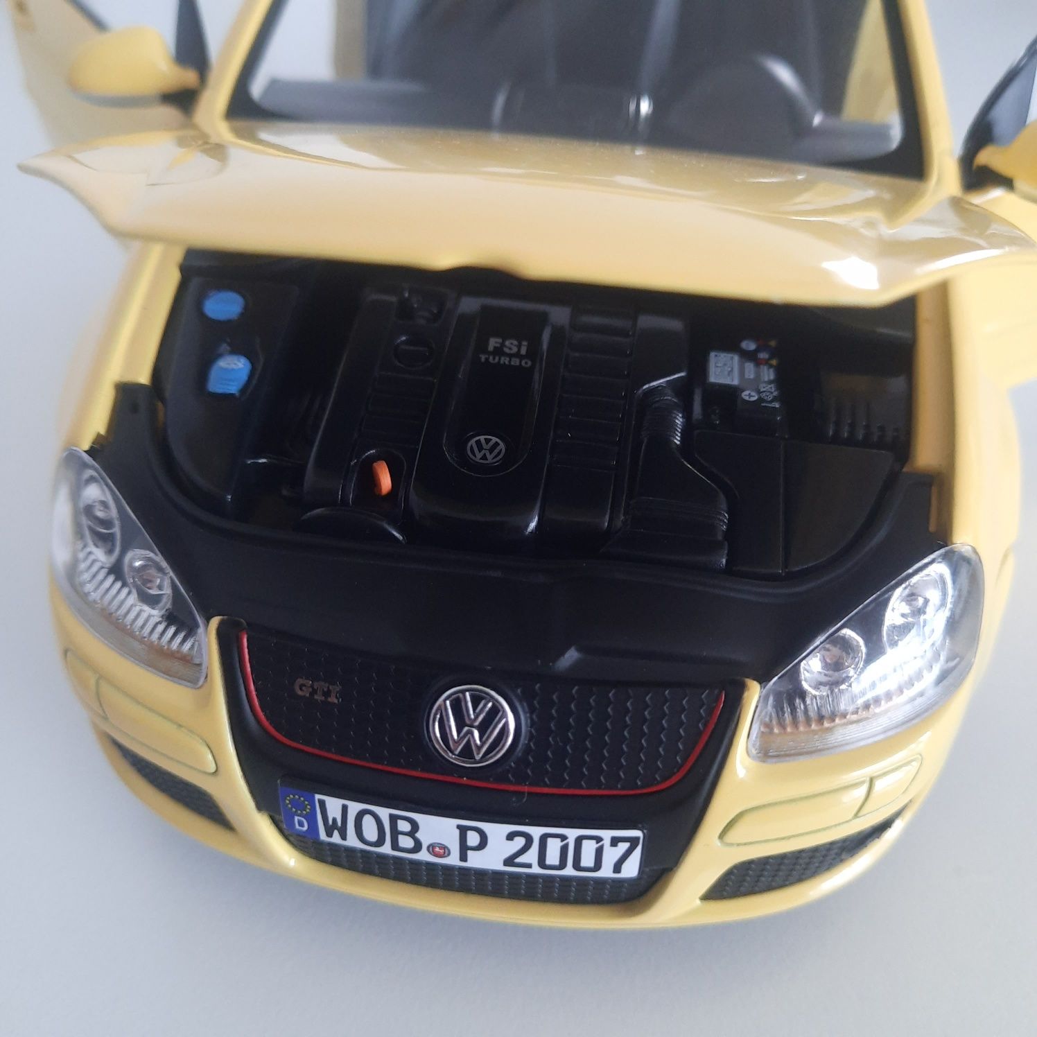 Volkswagen golf V GTI norev piękny 1:18