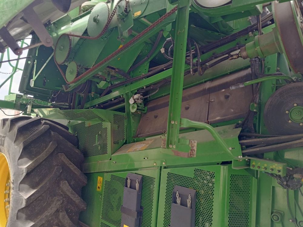 Комбайн John Deere S690i 2011 Продаж
