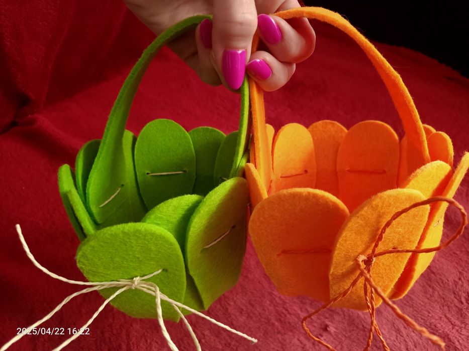 Koszyczki wielkanocne z filcu , 2 szt. dla rodzeństwa, jak nowe!