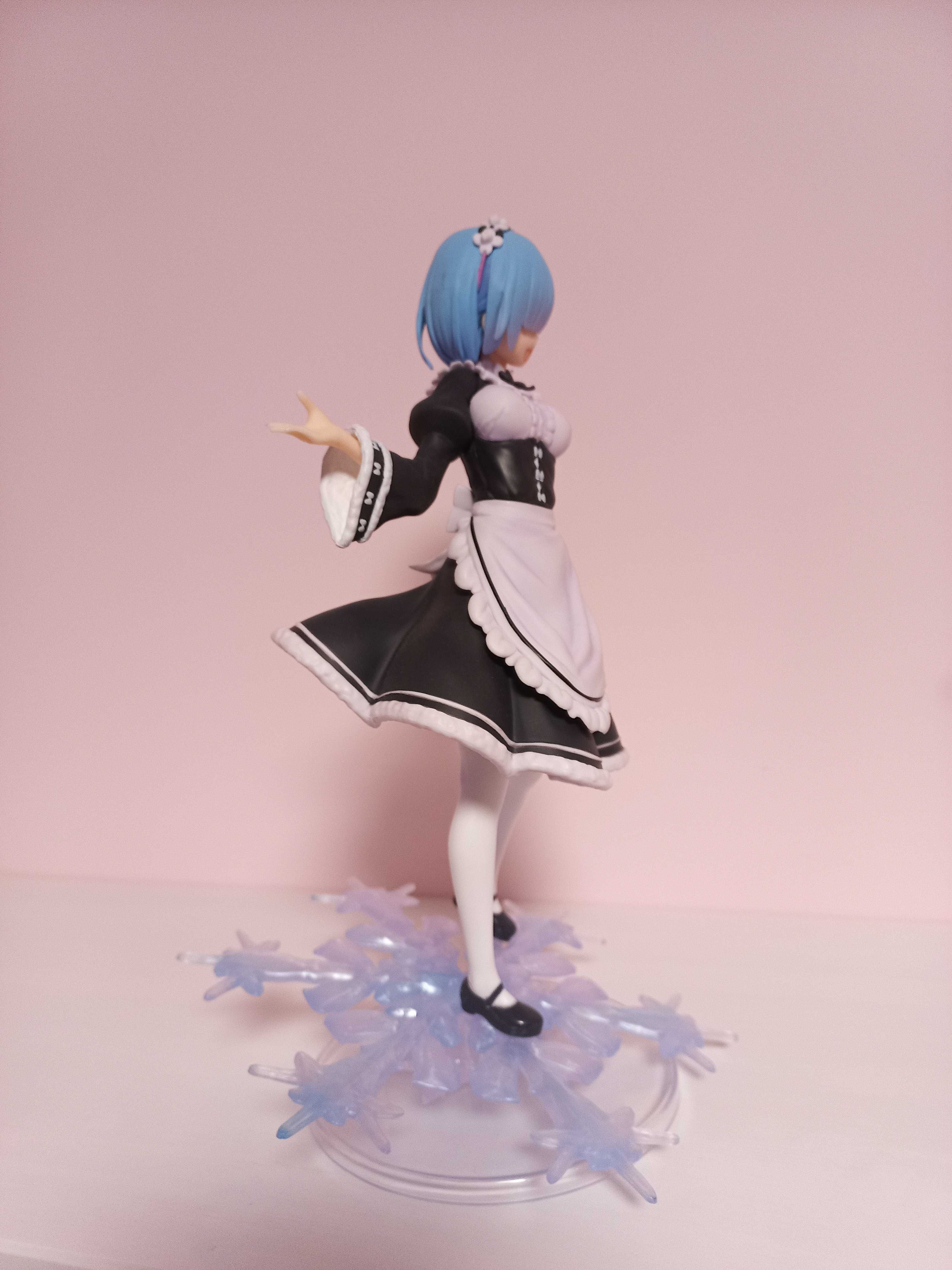 Figurka Re:Zero Starting Life in Another World AMP Rem Winter Maid Ver