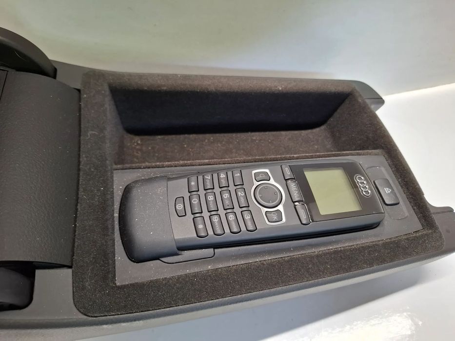 PODŁOKIETNIK Z TELEFONEM MATERIAŁOWY AUDI A6 C6 SLASK WYSYLKA