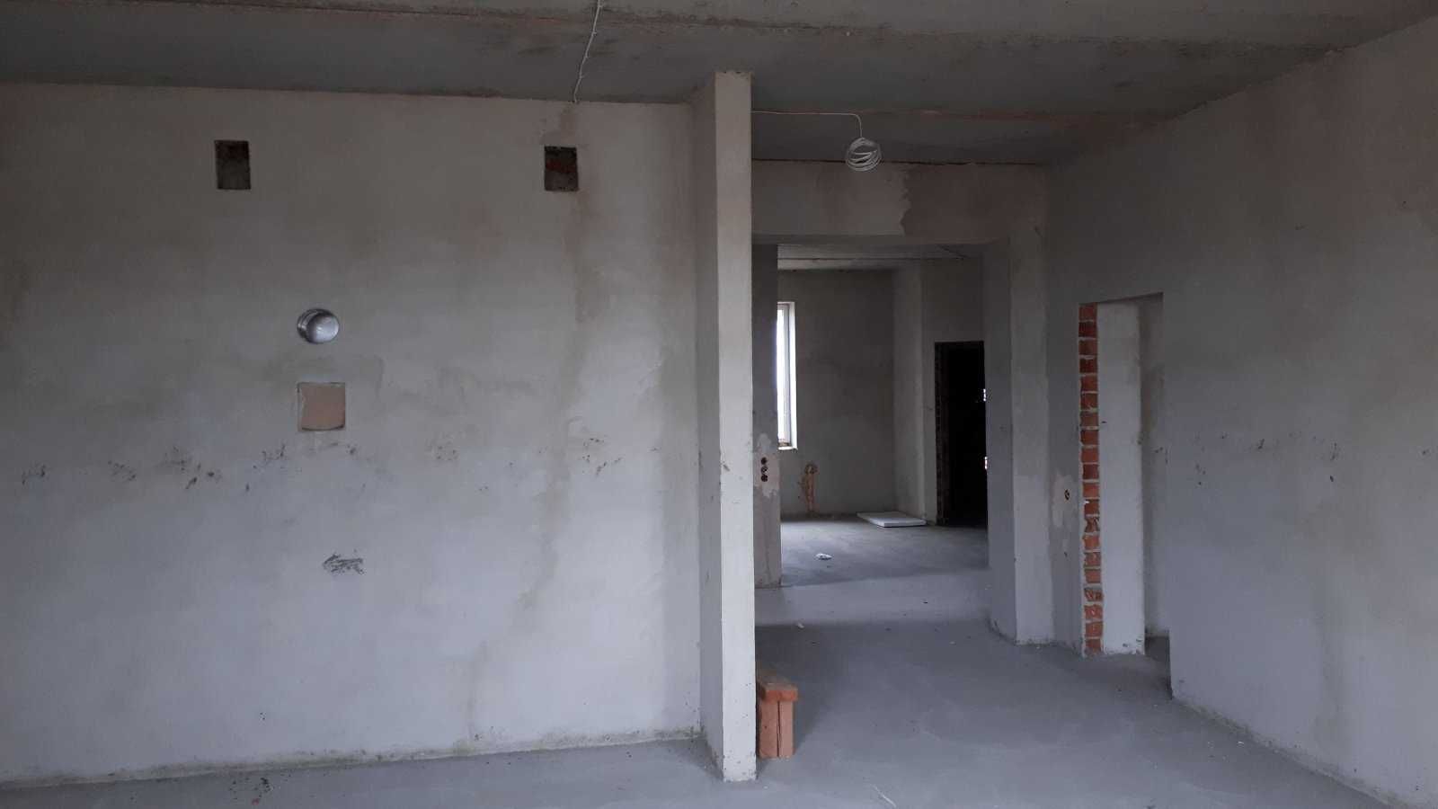 Продається сучасний будинок в передмісті Івано-Франківська