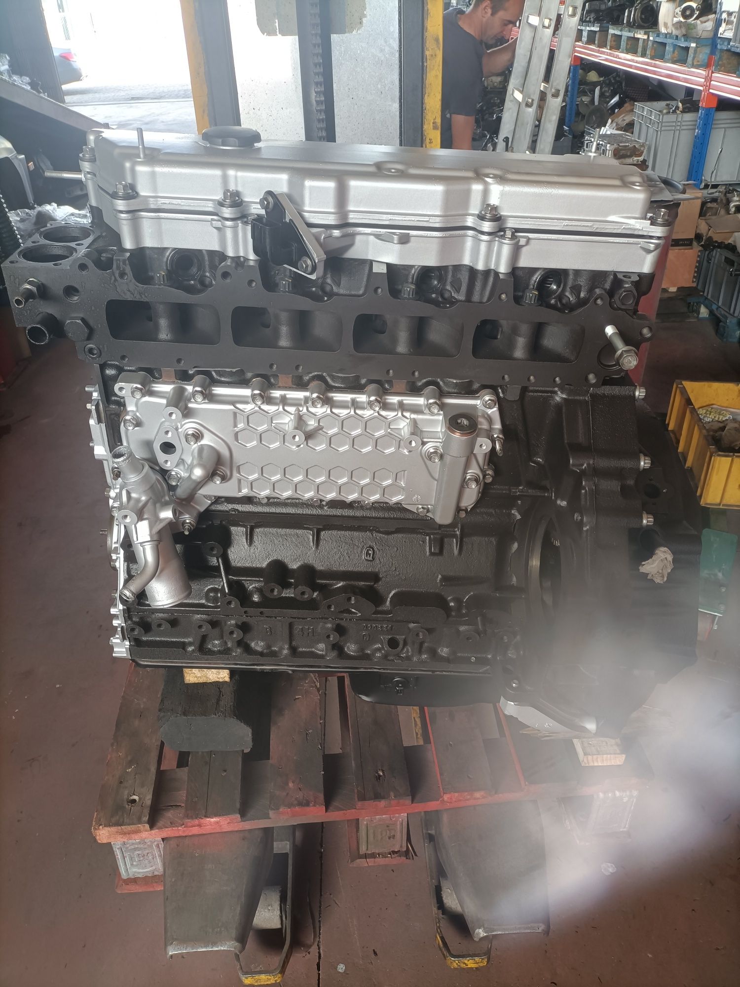 Motor Isuzu 4hk1