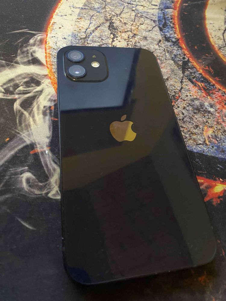 IPhone 12 64gb dobry stan
