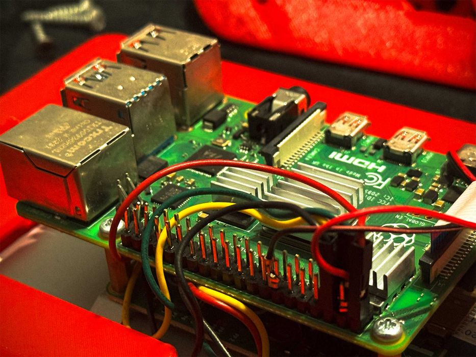 Raspberry Pi 4B 8GB + ekran dotykowy 7” + akcesoria