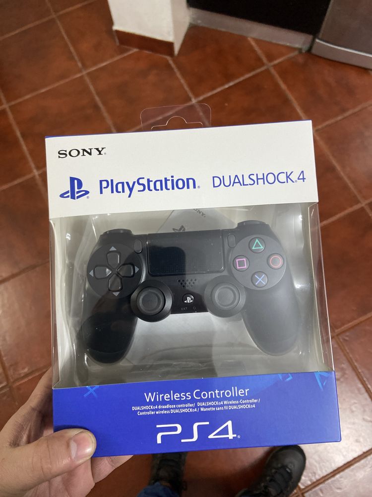 Comando ps4 novo e selado