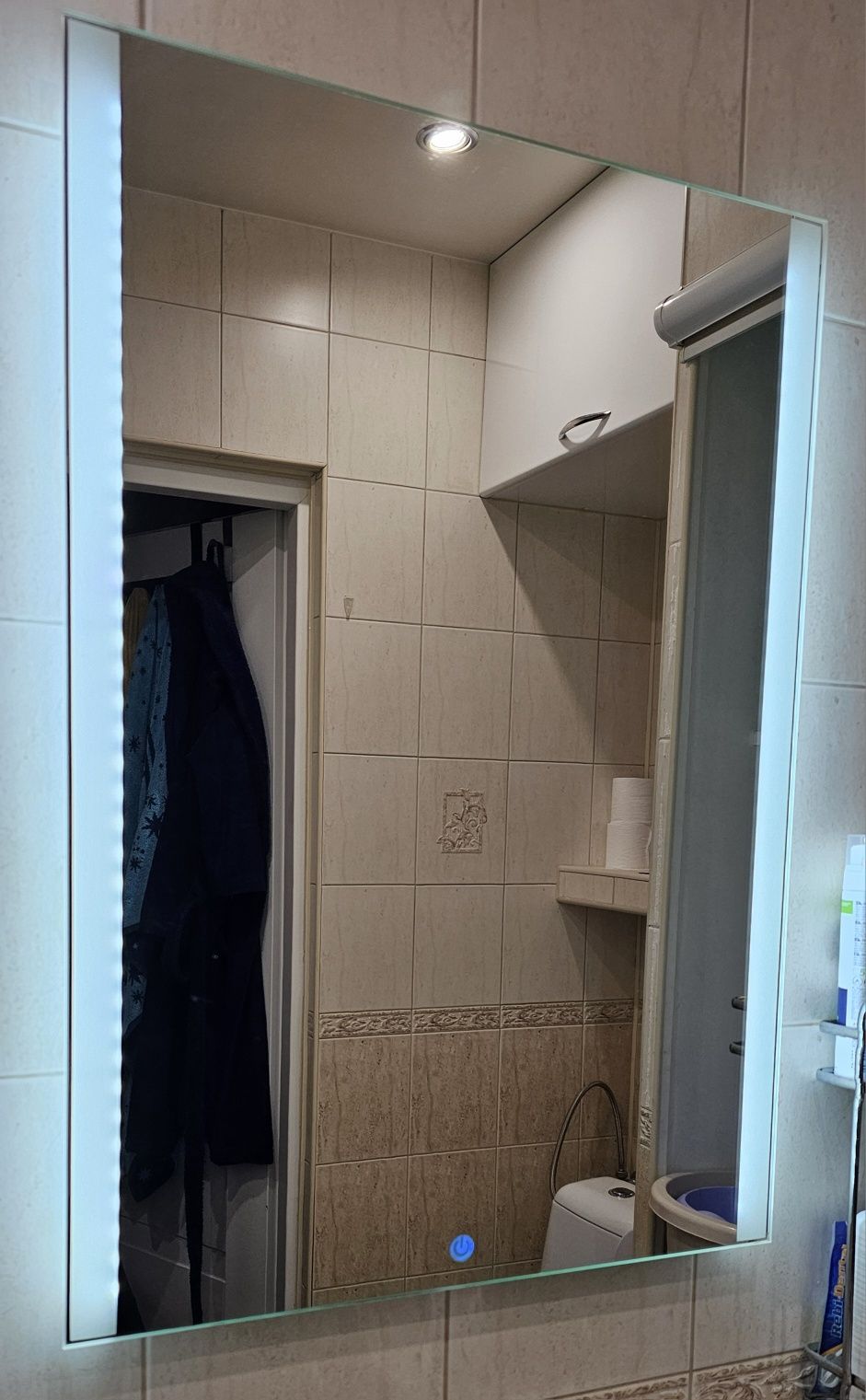 Lustro łazienkowe podświetlane led.