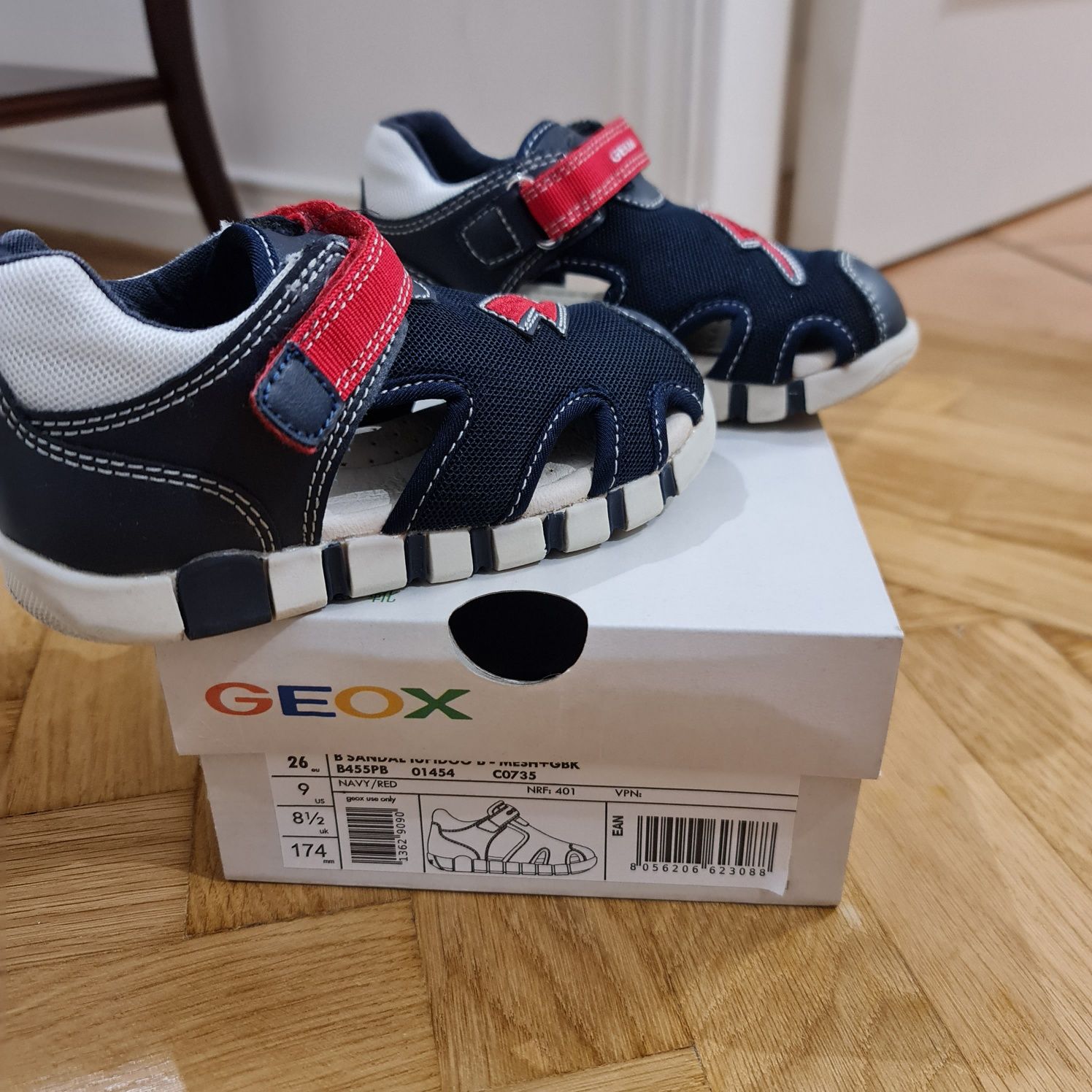 Sandália Geox com velcro