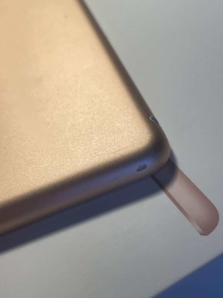 iPad Apple 9.7 2018 super stan+ case+ oryginalne pudełko