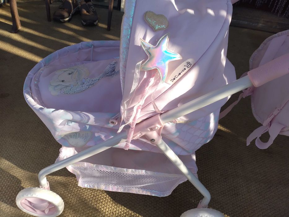 Carrinho de Bonecas com mochila e boneca