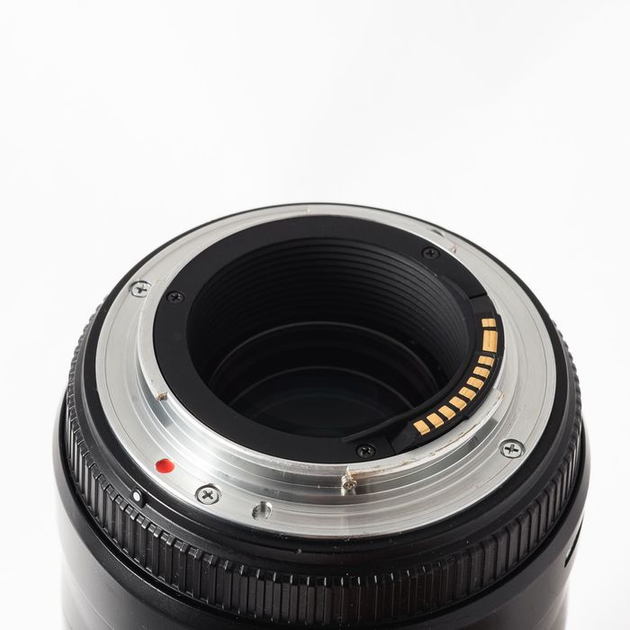 Об'єктив Sigma AF 105mm f/2.8 EX DG OS HSM Macro для Canon